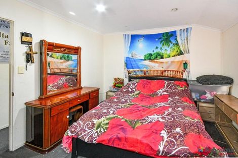 Photo of property in 71a Robert Skelton Place, Clendon Park, Auckland, 2103