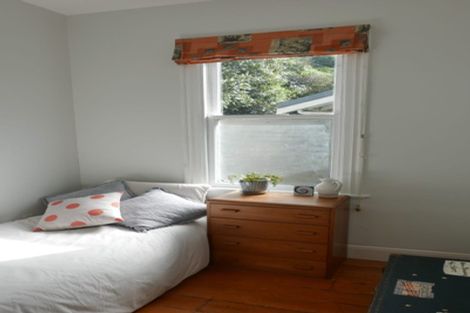 Photo of property in 22 Sugarloaf Road, Brooklyn, Wellington, 6021