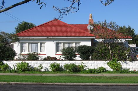 Photo of property in 13 Freyberg Avenue, Papatoetoe, Auckland, 2104