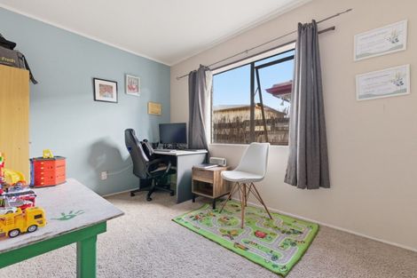 Photo of property in 2 Ngarimu Place, Mount Maunganui, 3116