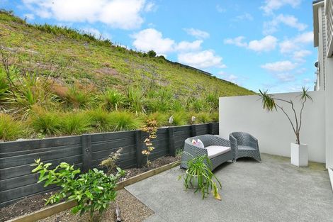 Photo of property in 17 Sanremo Lane, Stanmore Bay, Whangaparaoa, 0932