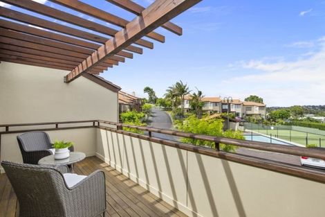 Photo of property in 10/8 Tobago Place, Sunnynook, Auckland, 0620
