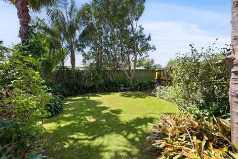 Photo of property in 47 Taihiki Road, Clarks Beach, 2122