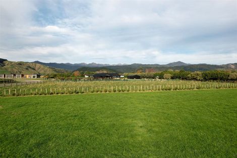 Photo of property in 10 Oriwa Lane, Levin, 5571