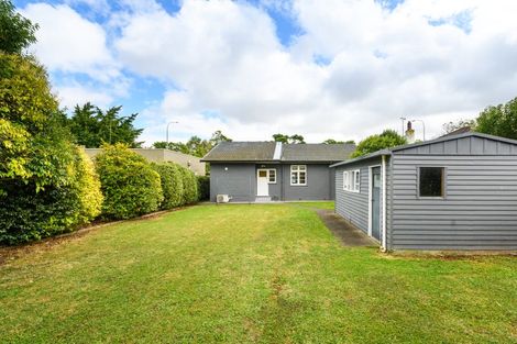 Photo of property in 32 Pahiatua Street, Hokowhitu, Palmerston North, 4410