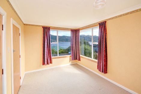 Photo of property in 19 Bayne Terrace, Macandrew Bay, Dunedin, 9014