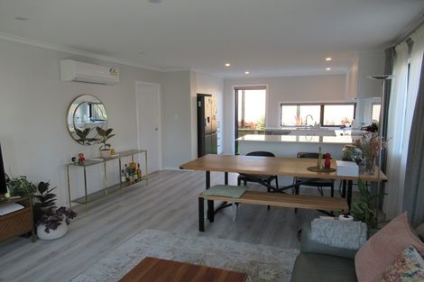 Photo of property in 6 Desert Gold Lane, Wallaceville, Upper Hutt, 5018