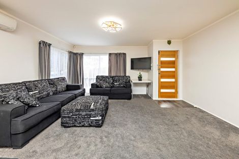 Photo of property in 55 Moncrieff Avenue, Clendon Park, Auckland, 2103