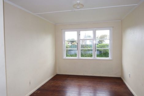 Photo of property in 2 Lambert Street, Marton, 4710