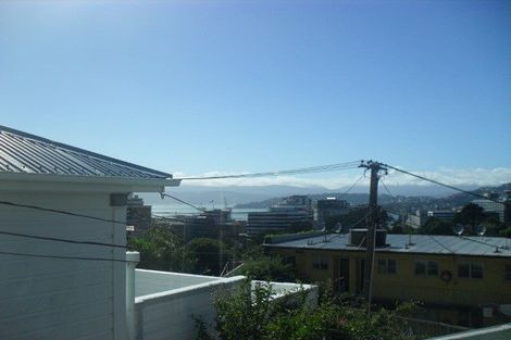 Photo of property in 11b Upper Lewisville Terrace, Thorndon, Wellington, 6011