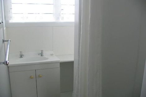 Photo of property in 28-30 Lake Pupuke Drive, Takapuna, Auckland, 0622