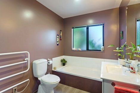 Photo of property in 148 Field Way, Waikanae Beach, Waikanae, 5036