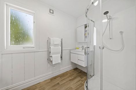 Photo of property in 42 Blockhouse Bay Road, Avondale, Auckland, 1026