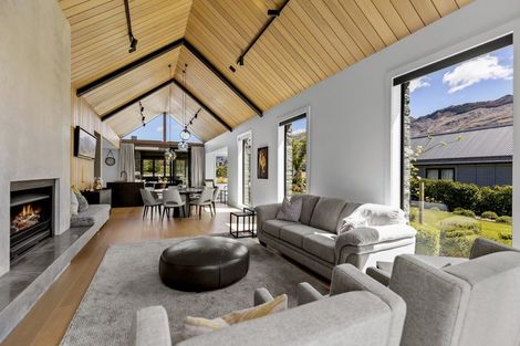 Photo of property in 9 Harvest Lane, Arrowtown, 9371