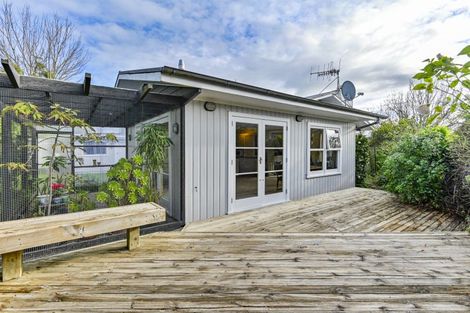 Photo of property in 6 Carl Avenue, Havelock North, 4130