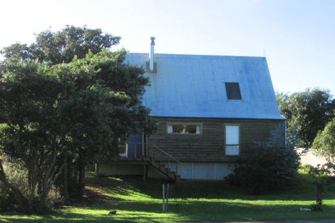 Photo of property in 21 Hughes Street, Waikanae Beach, Waikanae, 5036