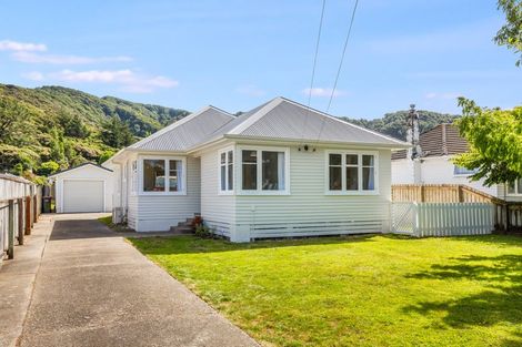 Photo of property in 15 Totara Street, Wainuiomata, Lower Hutt, 5014