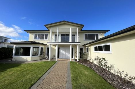 Photo of property in 33 Pendennis Point, Camborne, Porirua, 5026