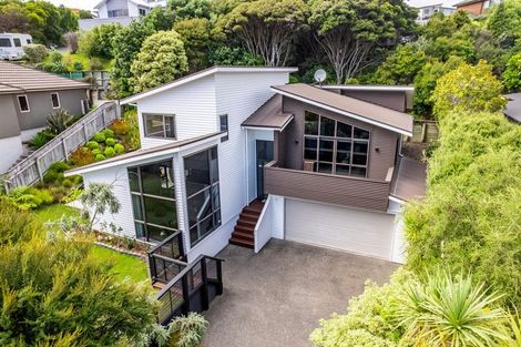 Photo of property in 37 Navigation Drive, Whitby, Porirua, 5024