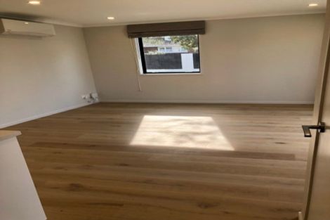 Photo of property in 2 Patariki Way, Beach Haven, Auckland, 0626