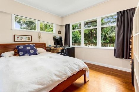 Photo of property in 13 Sylvan Valley Avenue, Titirangi, Auckland, 0604