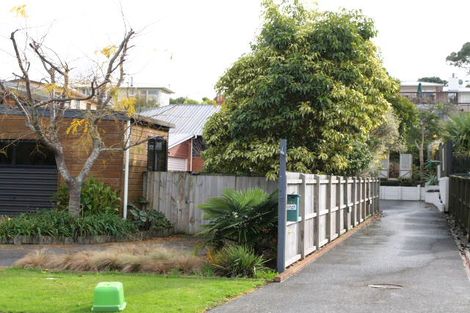 Photo of property in 31a Alexander Street, Cockle Bay, Auckland, 2014