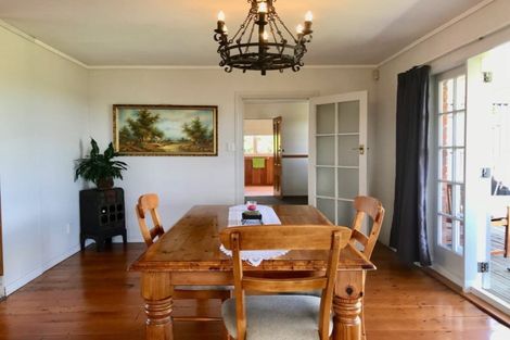 Photo of property in 72 Mountain Road, Sentry Hill, New Plymouth, 4373