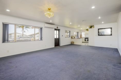 Photo of property in 64a Robertson Road, Favona, Auckland, 2024