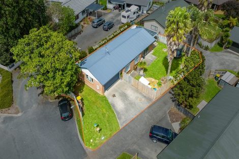 Photo of property in 16 O'sullivan Place, Waiuku, 2123