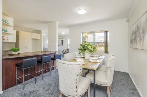 Photo of property in 34 Tussock Avenue, Mangere, Auckland, 2022