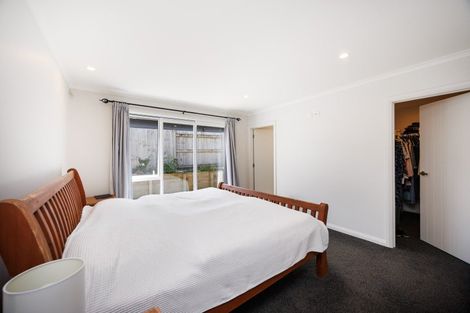 Photo of property in 83 Johnstone Drive, Fitzherbert, Palmerston North, 4410