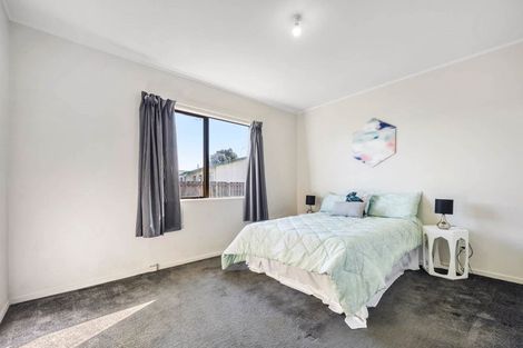 Photo of property in 2/5 Volta Place, Clendon Park, Auckland, 2103