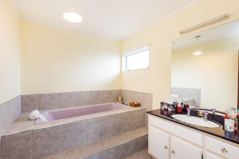 Photo of property in 12 Wedgwood Grove, Highbury, Palmerston North, 4412