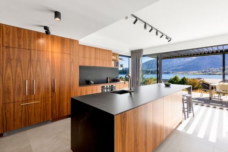 Photo of property in 513 Peninsula Road, Kelvin Heights, Queenstown, 9300