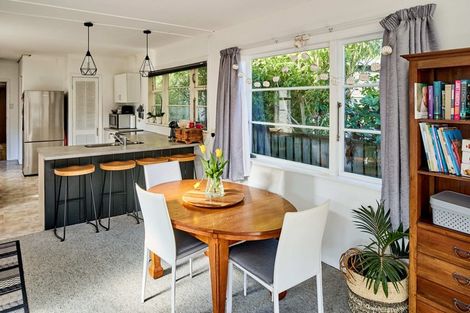 Photo of property in 37 Cluny Road, Plimmerton, Porirua, 5026