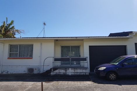 Photo of property in 2/23 Tane Street, New Lynn, Auckland, 0600