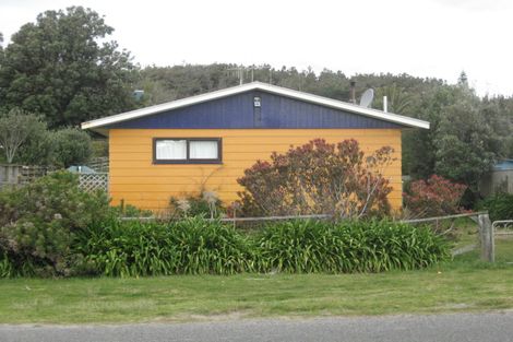 Photo of property in 142 Park Avenue, Waitarere Beach, Levin, 5510