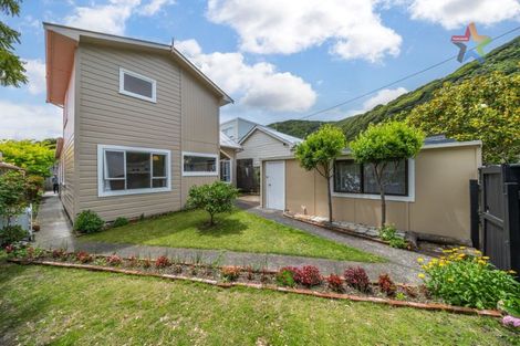 Photo of property in 18 Kauri Street, Eastbourne, Lower Hutt, 5013