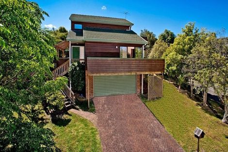 Photo of property in 4 Oystergrove Road, West Harbour, Auckland, 0618