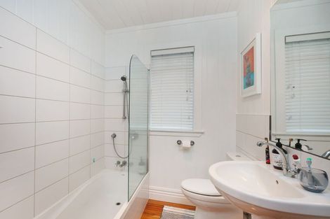Photo of property in 14 Rangitane Street, Palmerston North, 4414