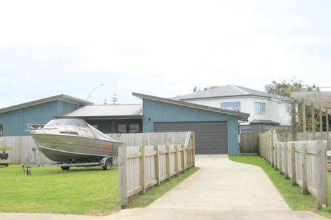 Photo of property in 23 Pipi Dune, Whitianga, 3510
