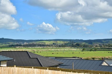 Photo of property in 16 Taupata Lane, Helensville, 0800