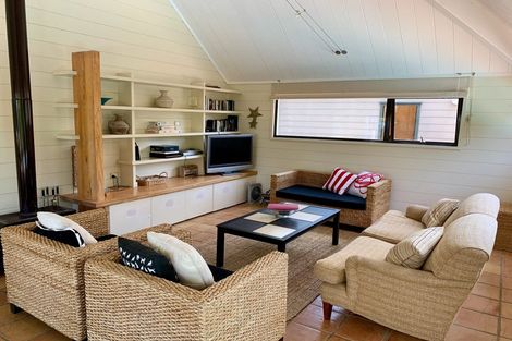 Photo of property in 34 Harbour View Road, Leigh, 0985