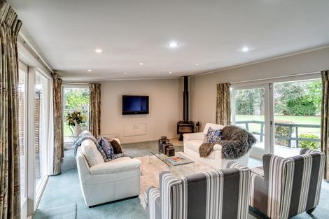 Photo of property in 16 Saint Georges Road, Karamu, Hastings, 4172