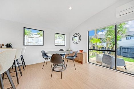 Photo of property in 36a Zefiro Drive, Massey, Auckland, 0614