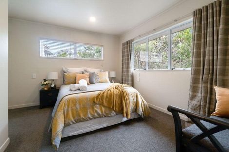 Photo of property in 60 Taipari Road, Te Atatu Peninsula, Auckland, 0610