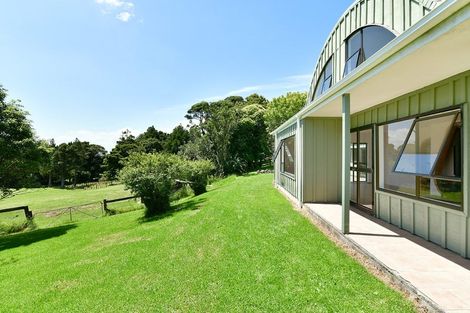 Photo of property in 379 Kiwitahi Road, Helensville, 0875