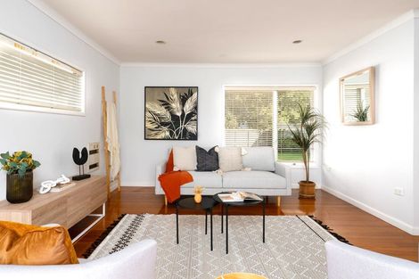 Photo of property in 33 Covil Avenue, Te Atatu South, Auckland, 0610