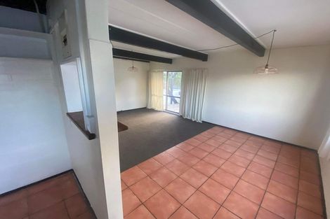 Photo of property in 140 Akaroa Drive, Maupuia, Wellington, 6022