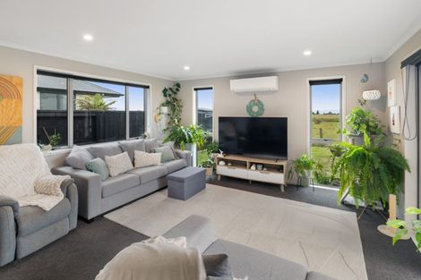 Photo of property in 64 Darlington Street, Ngatea, 3503